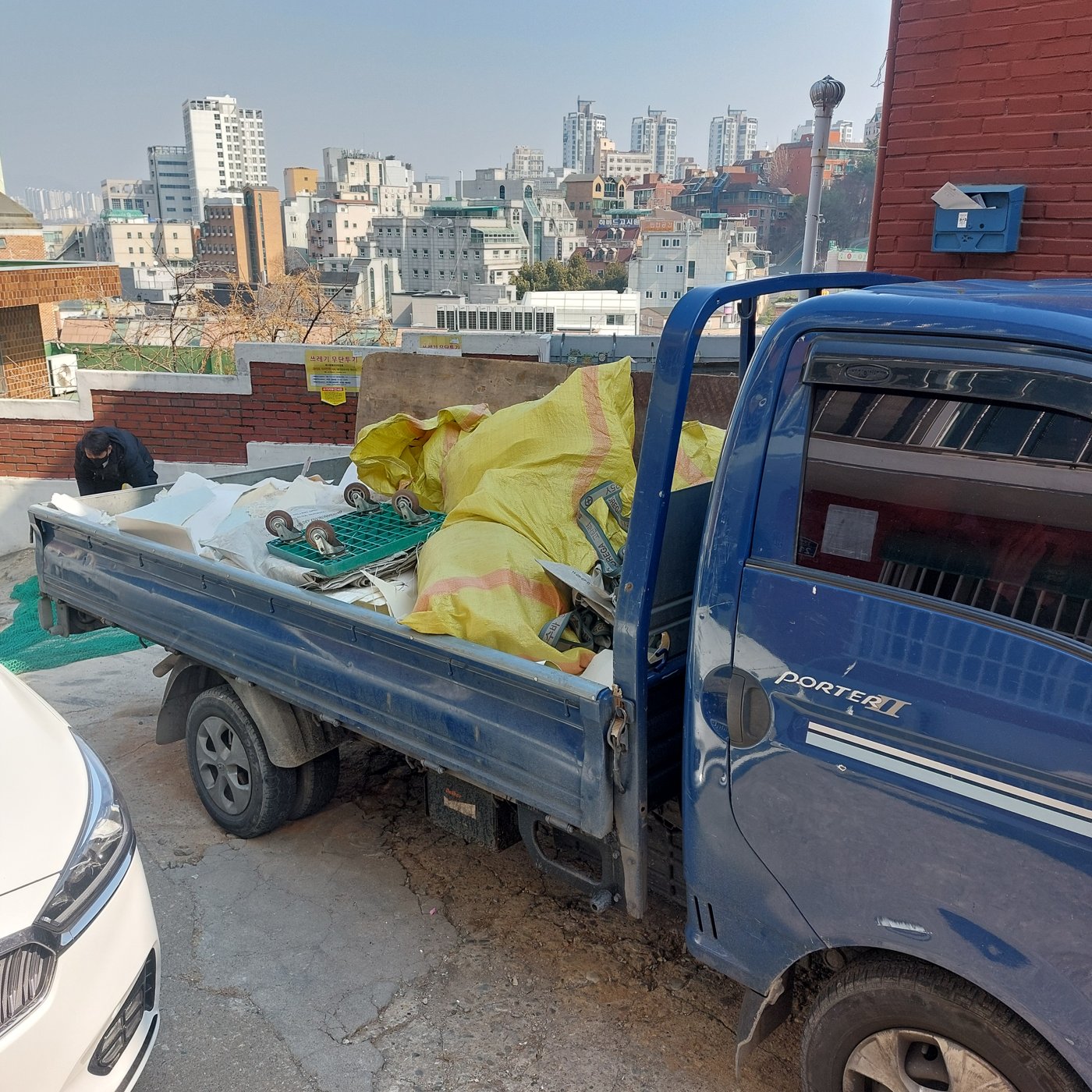 오전 철거분 반출