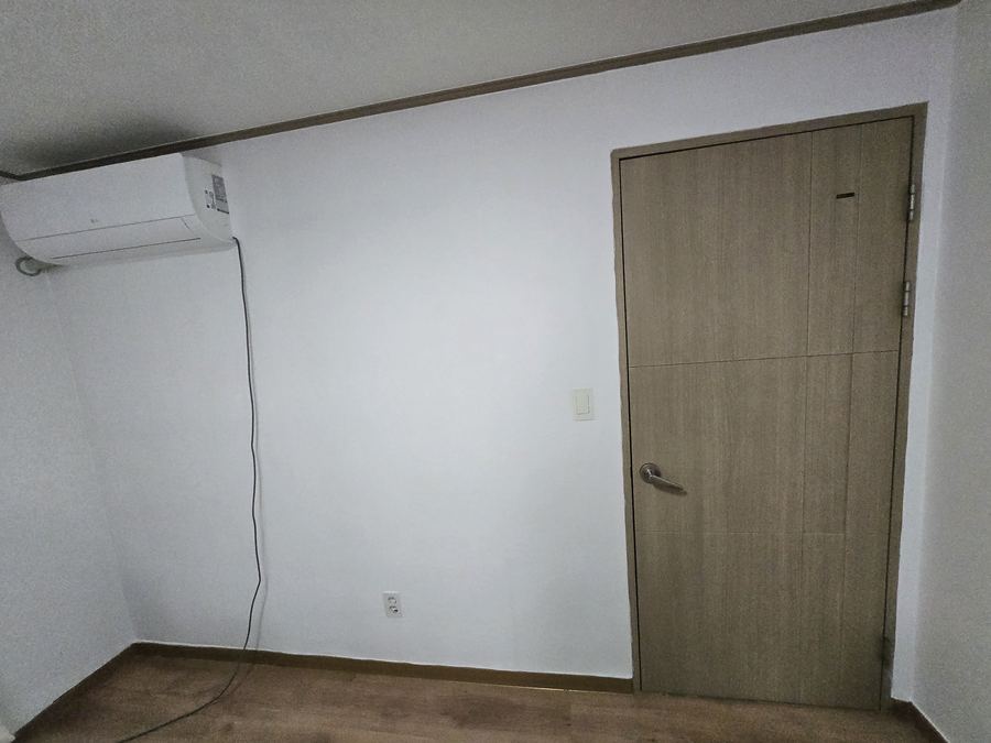 중랑구 인근 곰팡이 제거 시공 후 — 광진구 아파트 방 벽면 하단 결로성 곰팡이 원인 규명 및 항균·단열 복원